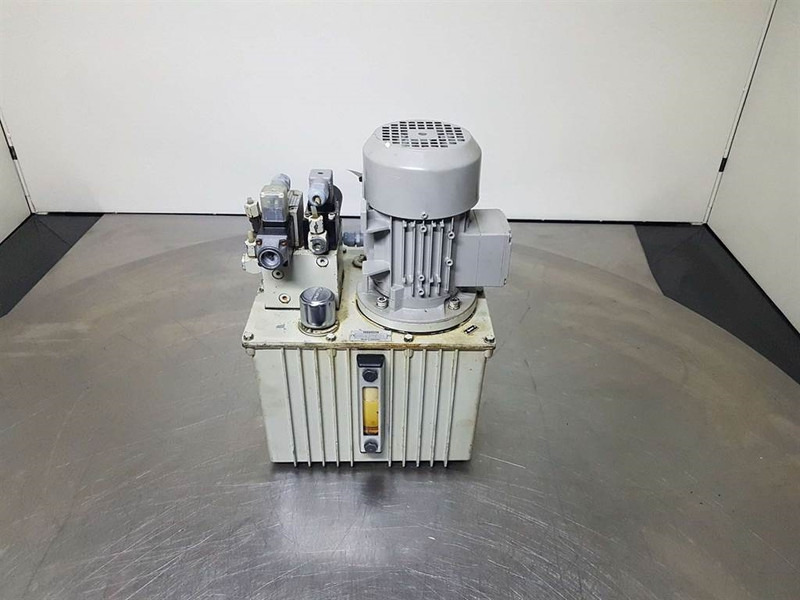 Hydac -0,25 kW-Rotor 5RN71MO4E12-Compact-/steering - Hydraulique pour Engins de chantier: photos 1 Hydac -0,25 kW-Rotor 5RN71MO4E12-Compact-/steering - Hydraulique pour Engins de chantier: photos 1