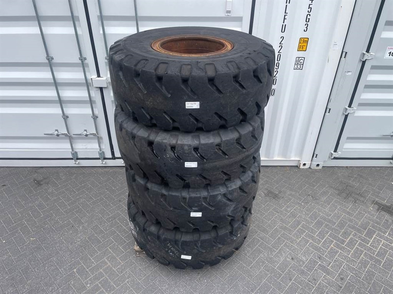 Hyundai HL740-9-Michelin 20.5R25-Tire/Reifen/Band - Pneus et jantes pour Engins de chantier: photos 2 Hyundai HL740-9-Michelin 20.5R25-Tire/Reifen/Band - Pneus et jantes pour Engins de chantier: photos 2