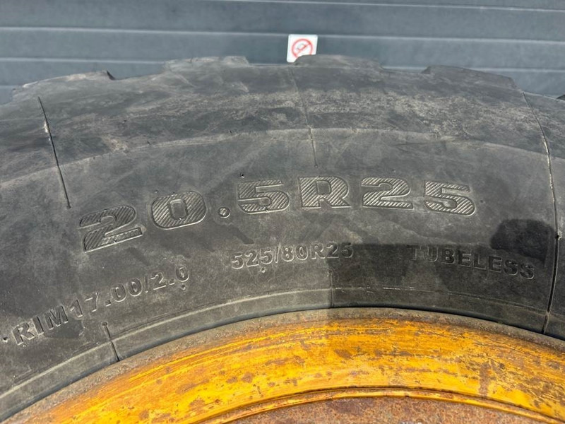Hyundai HL757-Aeolus 20.5R25 (525/80R25)-Tire/Reifen/Band - Pneus et jantes pour Engins de chantier: photos 5 Hyundai HL757-Aeolus 20.5R25 (525/80R25)-Tire/Reifen/Band - Pneus et jantes pour Engins de chantier: photos 5