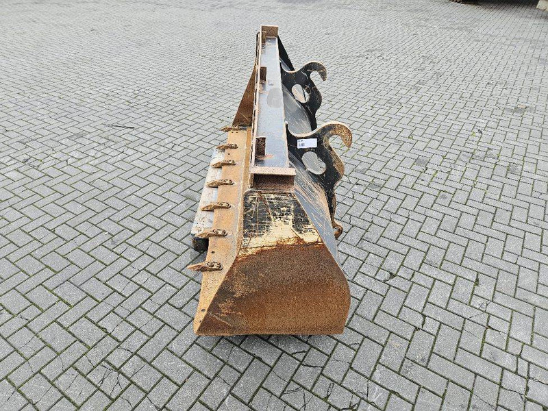 JCB 4CX-125/38100-2,34 MTR-Bucket/Schaufel/Dichte bak - Godet pour Engins de chantier: photos 3 JCB 4CX-125/38100-2,34 MTR-Bucket/Schaufel/Dichte bak - Godet pour Engins de chantier: photos 3