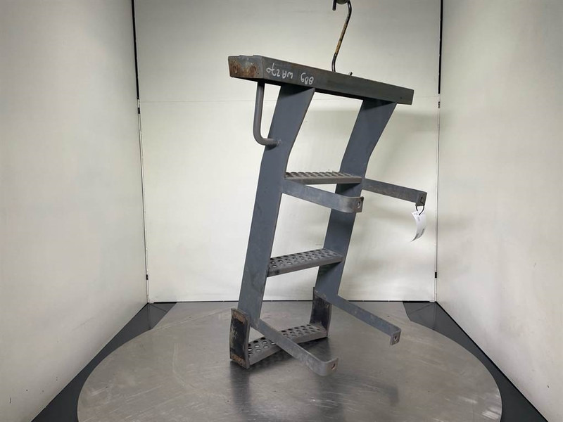 Komatsu WA270-3 - Stair panel/Trittstufen/Traptreden - Frame/ Châssis pour Engins de chantier: photos 4 Komatsu WA270-3 - Stair panel/Trittstufen/Traptreden - Frame/ Châssis pour Engins de chantier: photos 4