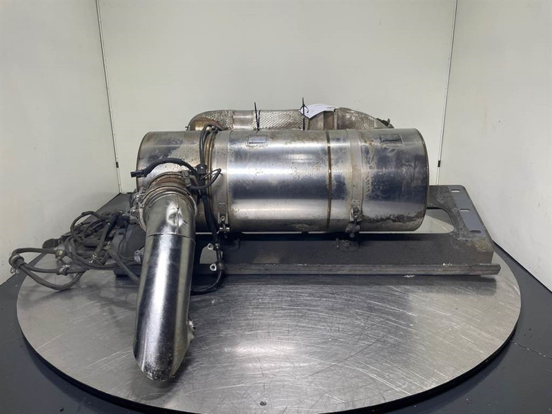 Liebherr L556-10144041-Particulate filter/Partikelfilter - Moteur pour Engins de chantier: photos 3 Liebherr L556-10144041-Particulate filter/Partikelfilter - Moteur pour Engins de chantier: photos 3