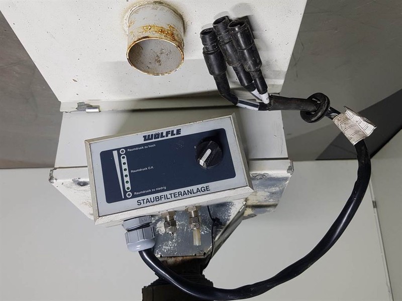 Liebherr L586-Wölfle 590154/810015-Overpressure system - Cabine et intérieur pour Engins de chantier: photos 4 Liebherr L586-Wölfle 590154/810015-Overpressure system - Cabine et intérieur pour Engins de chantier: photos 4