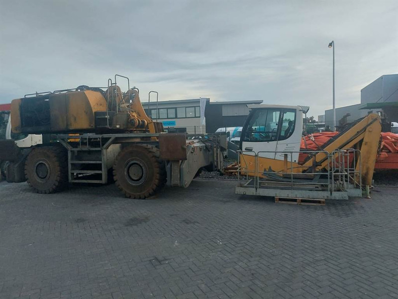 Liebherr LH 80 - (For parts) - Pelle de manutention: photos 1 Liebherr LH 80 - (For parts) - Pelle de manutention: photos 1