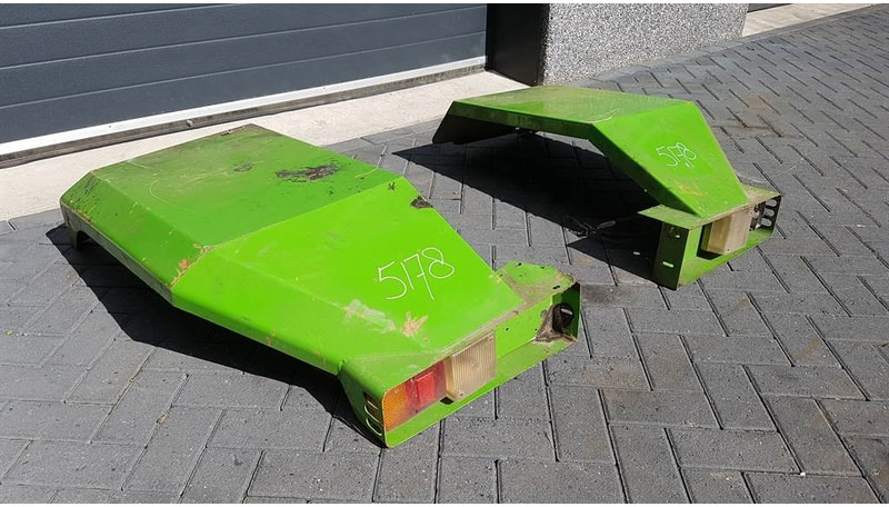 Manitou MT 1237 - Fender/Kotflügel/Spatbord - Aile pour Engins de chantier: photos 1 Manitou MT 1237 - Fender/Kotflügel/Spatbord - Aile pour Engins de chantier: photos 1