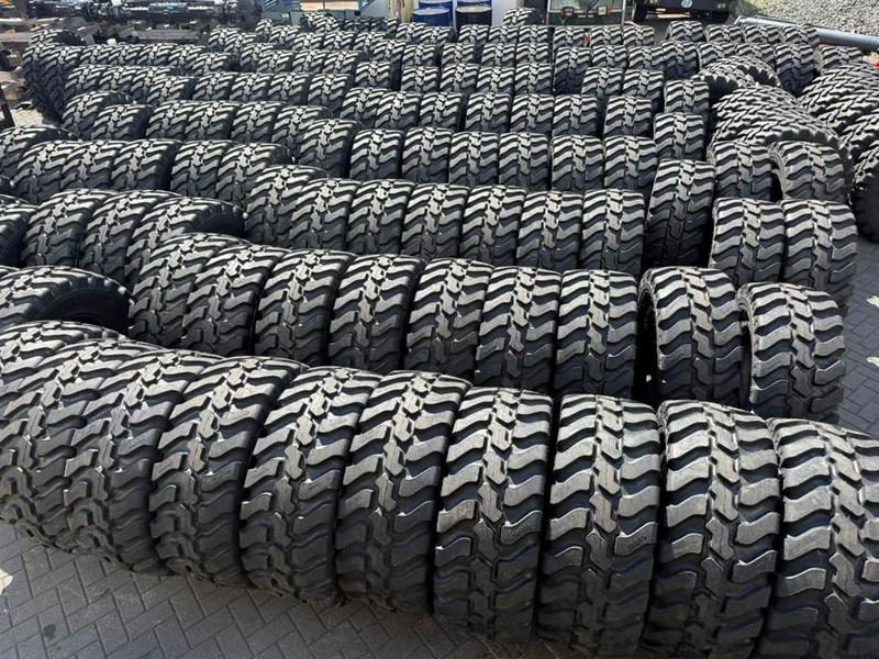 SWT 405/70R20 (16.0/70R20) *NEW* - Tire/Reifen/Band - Pneus et jantes pour Engins de chantier: photos 1 SWT 405/70R20 (16.0/70R20) *NEW* - Tire/Reifen/Band - Pneus et jantes pour Engins de chantier: photos 1