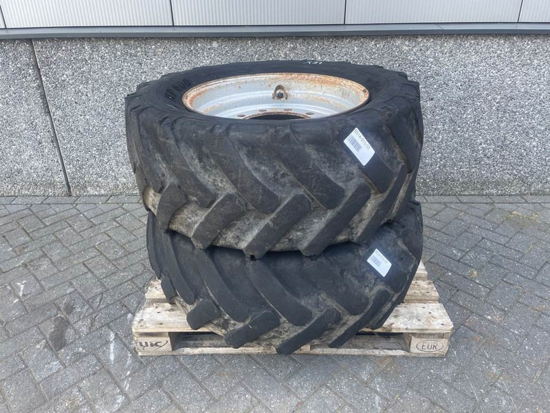 Schaeff SKS661-BKT 405/70-24 (16/70-24)-Tire/Reifen/Band - Pneus et jantes pour Engins de chantier: photos 1 Schaeff SKS661-BKT 405/70-24 (16/70-24)-Tire/Reifen/Band - Pneus et jantes pour Engins de chantier: photos 1