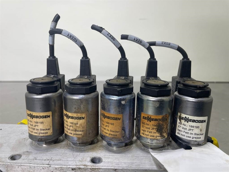 Sennebogen 835E-190462-Valve/Ventile/Ventiel - Hydraulique pour Engins de chantier: photos 5 Sennebogen 835E-190462-Valve/Ventile/Ventiel - Hydraulique pour Engins de chantier: photos 5