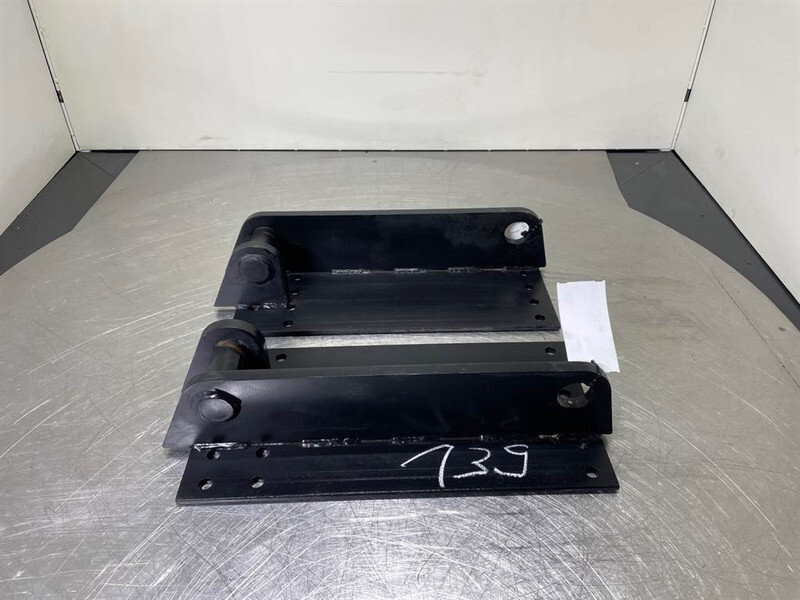 Terex TL/SKL/SKS - Adapter plate/Adapterplatte/Aanlasoor - Attache rapide pour Engins de chantier: photos 3 Terex TL/SKL/SKS - Adapter plate/Adapterplatte/Aanlasoor - Attache rapide pour Engins de chantier: photos 3