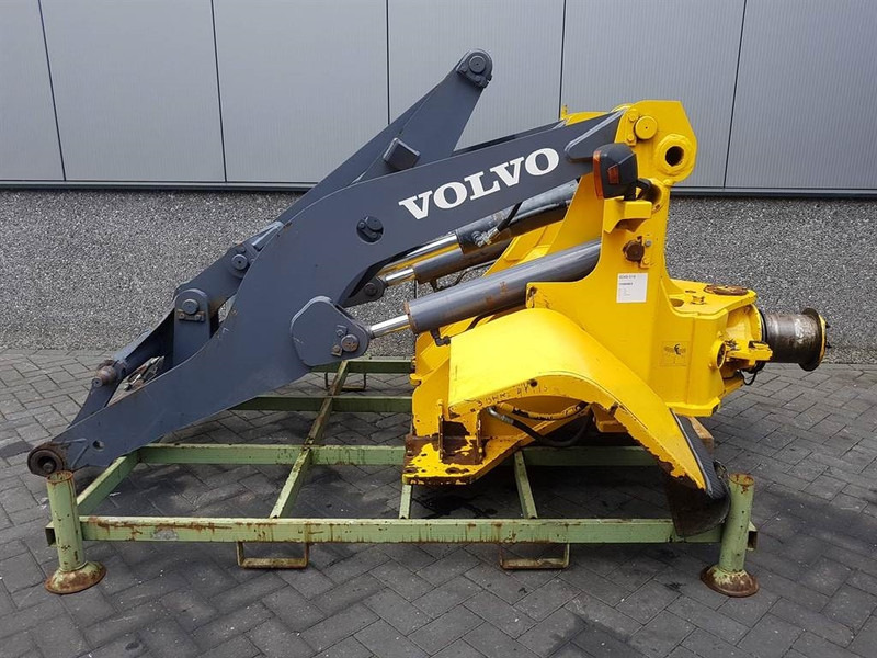 Volvo L45TP -VOE11308064- Lifting framework/Schaufelarm - Flèche: photos 1 Volvo L45TP -VOE11308064- Lifting framework/Schaufelarm - Flèche: photos 1