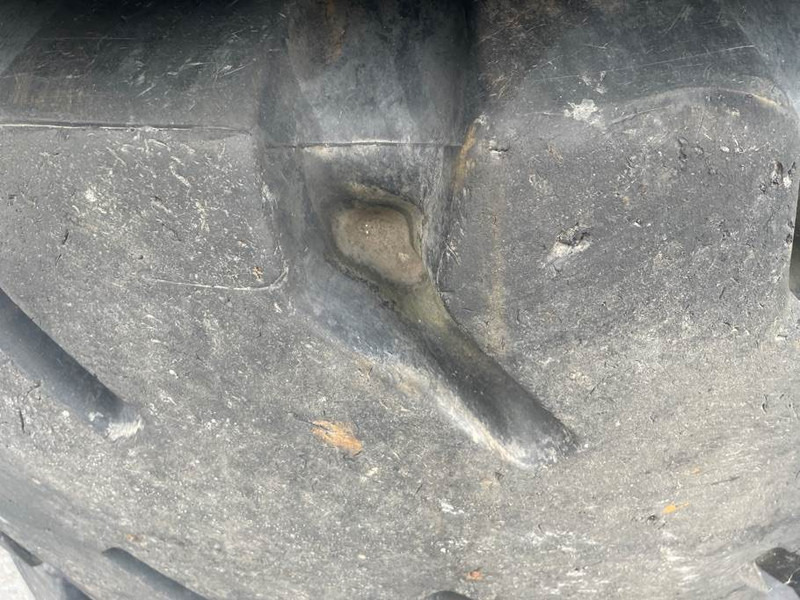 Volvo L50G-Michelin 17.5R25-Tire/Reifen/Band - Pneus et jantes pour Engins de chantier: photos 4 Volvo L50G-Michelin 17.5R25-Tire/Reifen/Band - Pneus et jantes pour Engins de chantier: photos 4