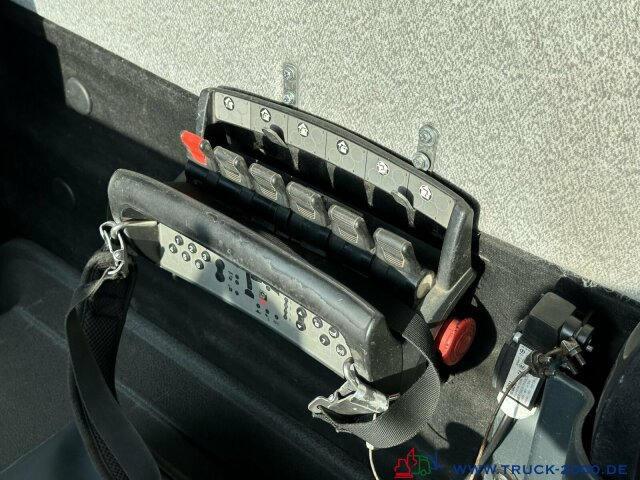 MAN TGM 18.250 Kran Hiab 099 gefaltet am Heck 1.Hand - Camion plateau, Camion grue: photos 2 MAN TGM 18.250 Kran Hiab 099 gefaltet am Heck 1.Hand - Camion plateau, Camion grue: photos 2