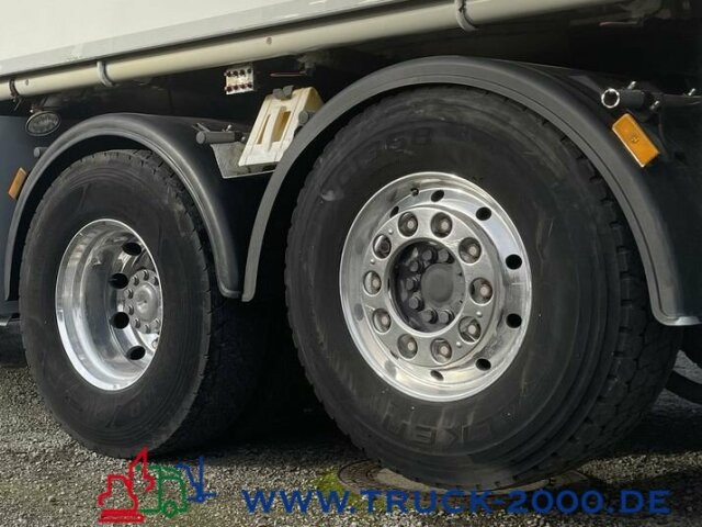 Mercedes-Benz Actros 2544 Silo Holz Pellets 28m³ inkl. Waage - Camion vidangeur: photos 3 Mercedes-Benz Actros 2544 Silo Holz Pellets 28m³ inkl. Waage - Camion vidangeur: photos 3