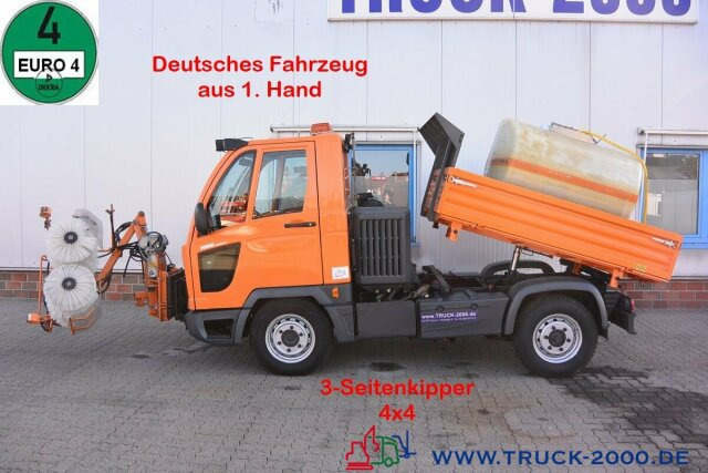 Multicar M30 4x4 Leitpfostenwaschanlage + 1.000 Ltr Tank - Camion benne, Véhicule de voirie/ Spécial: photos 1 Multicar M30 4x4 Leitpfostenwaschanlage + 1.000 Ltr Tank - Camion benne, Véhicule de voirie/ Spécial: photos 1