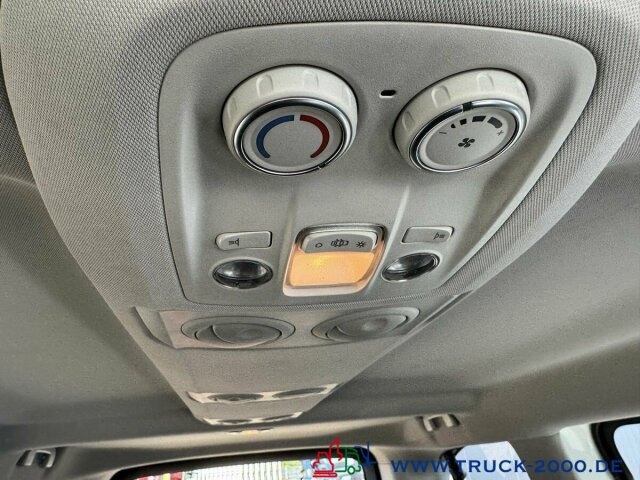 Opel Vivaro 9 Sitzer Klima vorne & hinten Navi + DAB - Minibus, Transport de personnes: photos 3 Opel Vivaro 9 Sitzer Klima vorne & hinten Navi + DAB - Minibus, Transport de personnes: photos 3