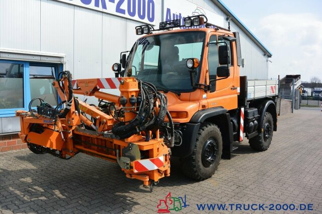 Unimog U 400 4 x 4 Mulag Teleskopausleger + Zapfwelle - Camion plateau, Véhicule de voirie/ Spécial: photos 1 Unimog U 400 4 x 4 Mulag Teleskopausleger + Zapfwelle - Camion plateau, Véhicule de voirie/ Spécial: photos 1