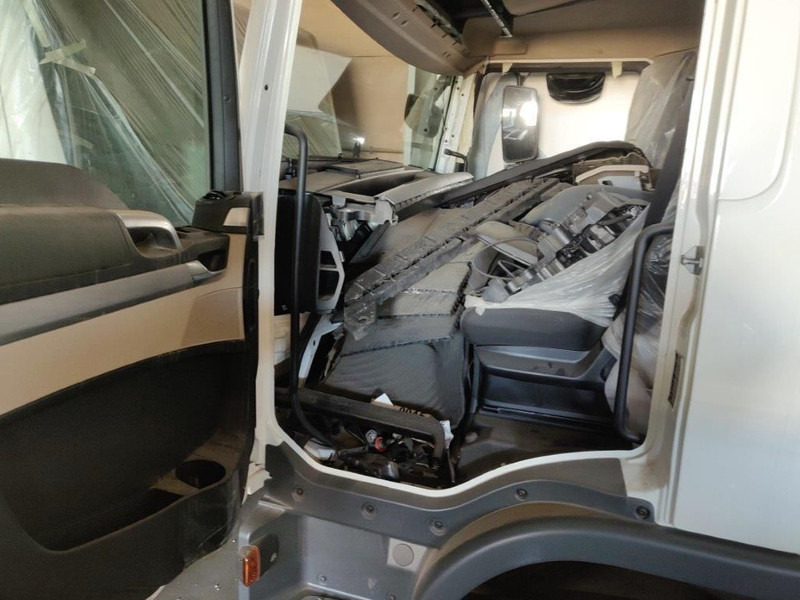 MAN Cabine TGL Euro6 - Cabine et intérieur pour Camion: photos 3 MAN Cabine TGL Euro6 - Cabine et intérieur pour Camion: photos 3