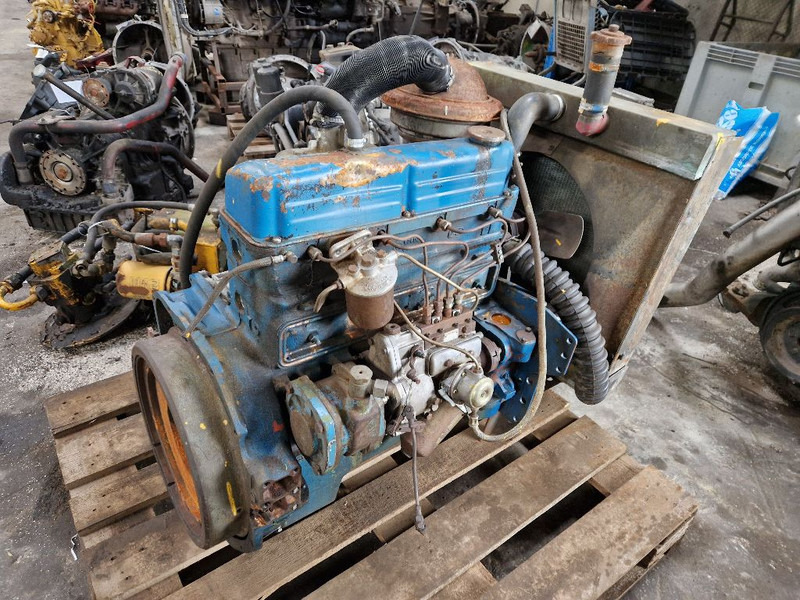 Ford F2 6015 - Moteur: photos 3 Ford F2 6015 - Moteur: photos 3