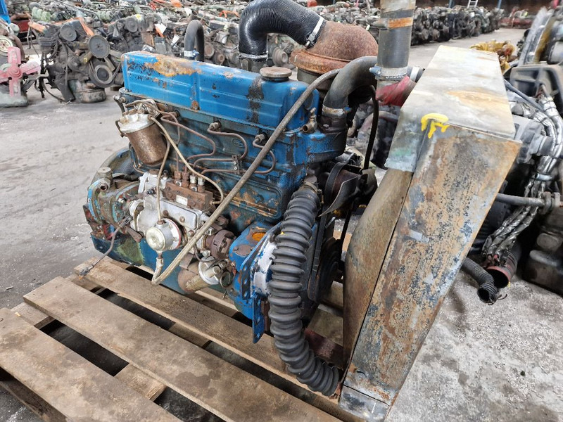 Ford F2 6015 - Moteur: photos 4 Ford F2 6015 - Moteur: photos 4