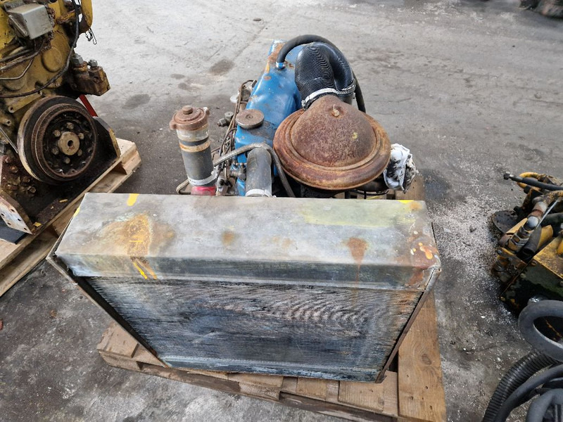 Ford F2 6015 - Moteur: photos 5 Ford F2 6015 - Moteur: photos 5