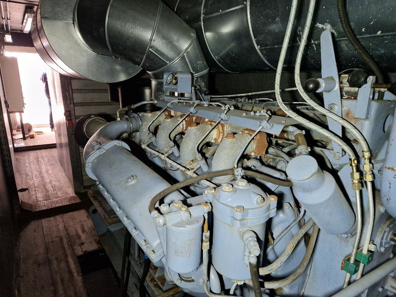 Hanomag HENSCHEL 8V1516AC - Groupe électrogène: photos 3 Hanomag HENSCHEL 8V1516AC - Groupe électrogène: photos 3