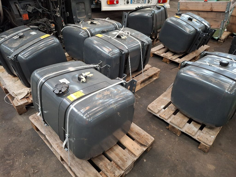 Mercedes-Benz 290L - Réservoir de carburant: photos 2 Mercedes-Benz 290L - Réservoir de carburant: photos 2