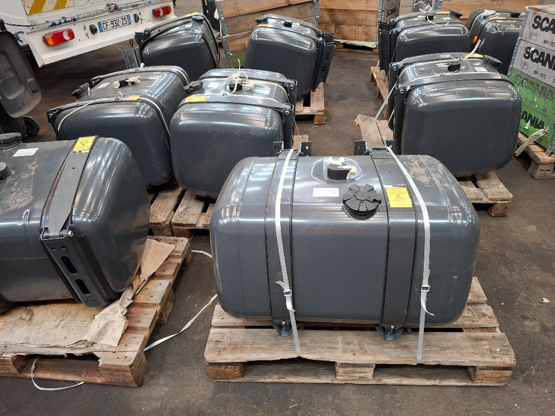 Mercedes-Benz 290L - Réservoir de carburant: photos 5 Mercedes-Benz 290L - Réservoir de carburant: photos 5