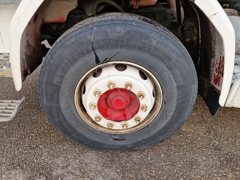 Scania R 142 H 6X2 V8 - Camion plateau: photos 2 Scania R 142 H 6X2 V8 - Camion plateau: photos 2