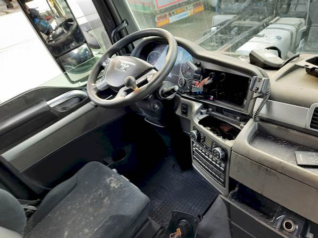 MAN TGX 18.400 - Tracteur routier: photos 5 MAN TGX 18.400 - Tracteur routier: photos 5