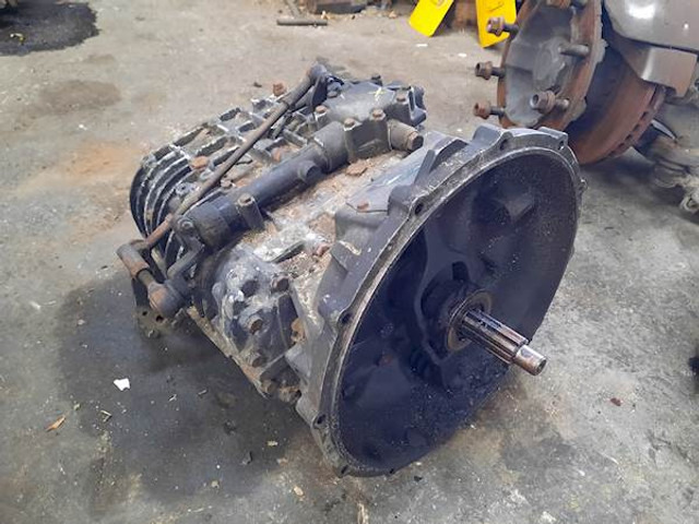 ZF 6S890 - Boîte de vitesse pour Camion: photos 2 ZF 6S890 - Boîte de vitesse pour Camion: photos 2
