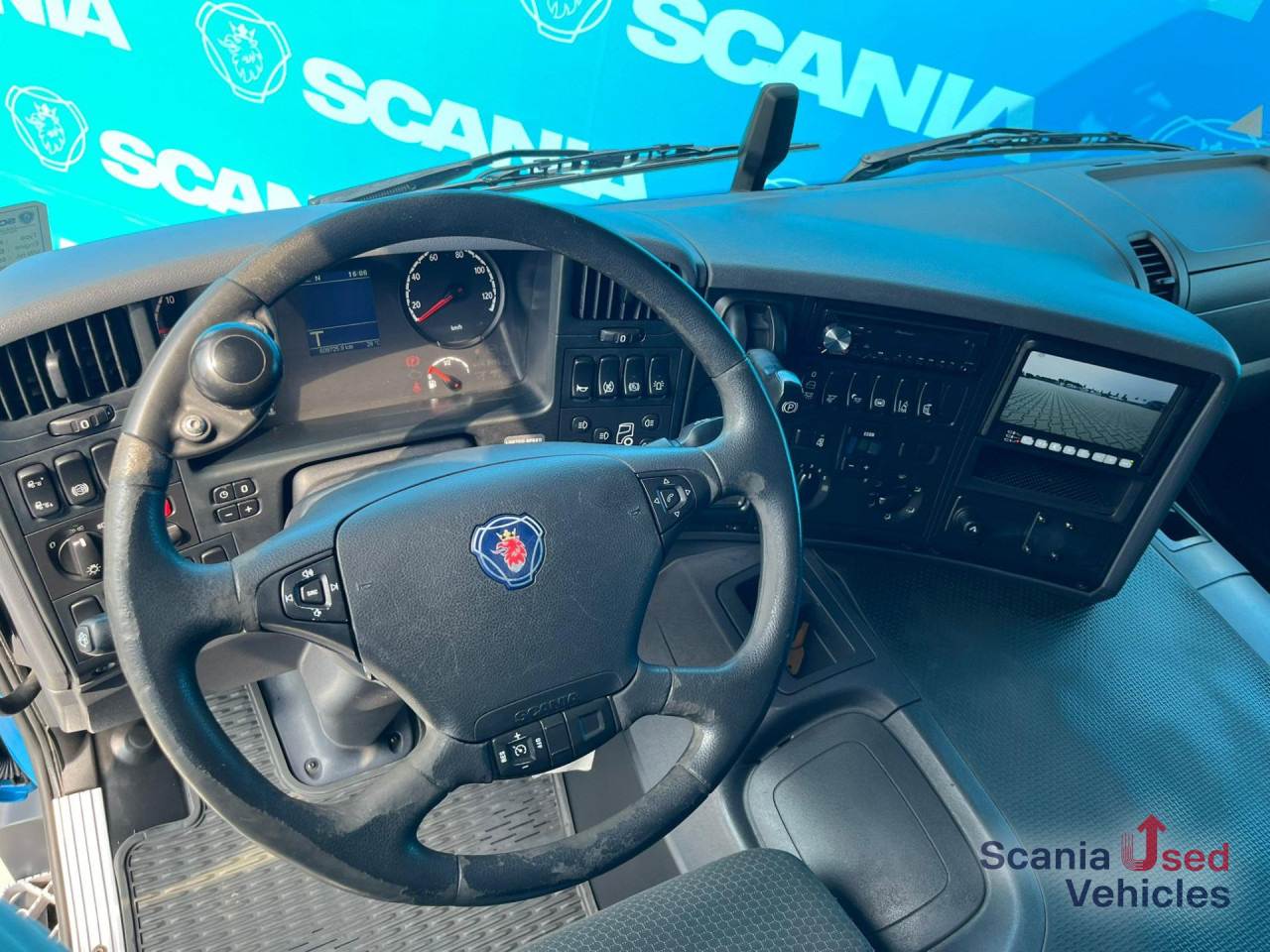 SCANIA P 250 DB4x2MNA AIRCO TAILLIFT 1.5T BOX 675X250X235 - Camion fourgon: photos 2 SCANIA P 250 DB4x2MNA AIRCO TAILLIFT 1.5T BOX 675X250X235 - Camion fourgon: photos 2