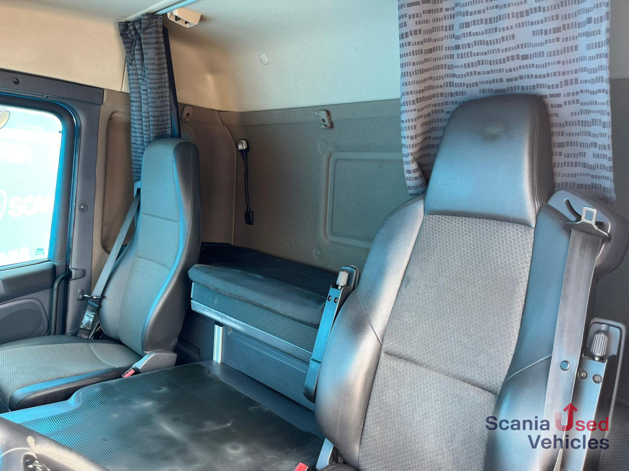 SCANIA P 250 DB4x2MNA AIRCO TAILLIFT 1.5T BOX 675X250X235 - Camion fourgon: photos 4 SCANIA P 250 DB4x2MNA AIRCO TAILLIFT 1.5T BOX 675X250X235 - Camion fourgon: photos 4