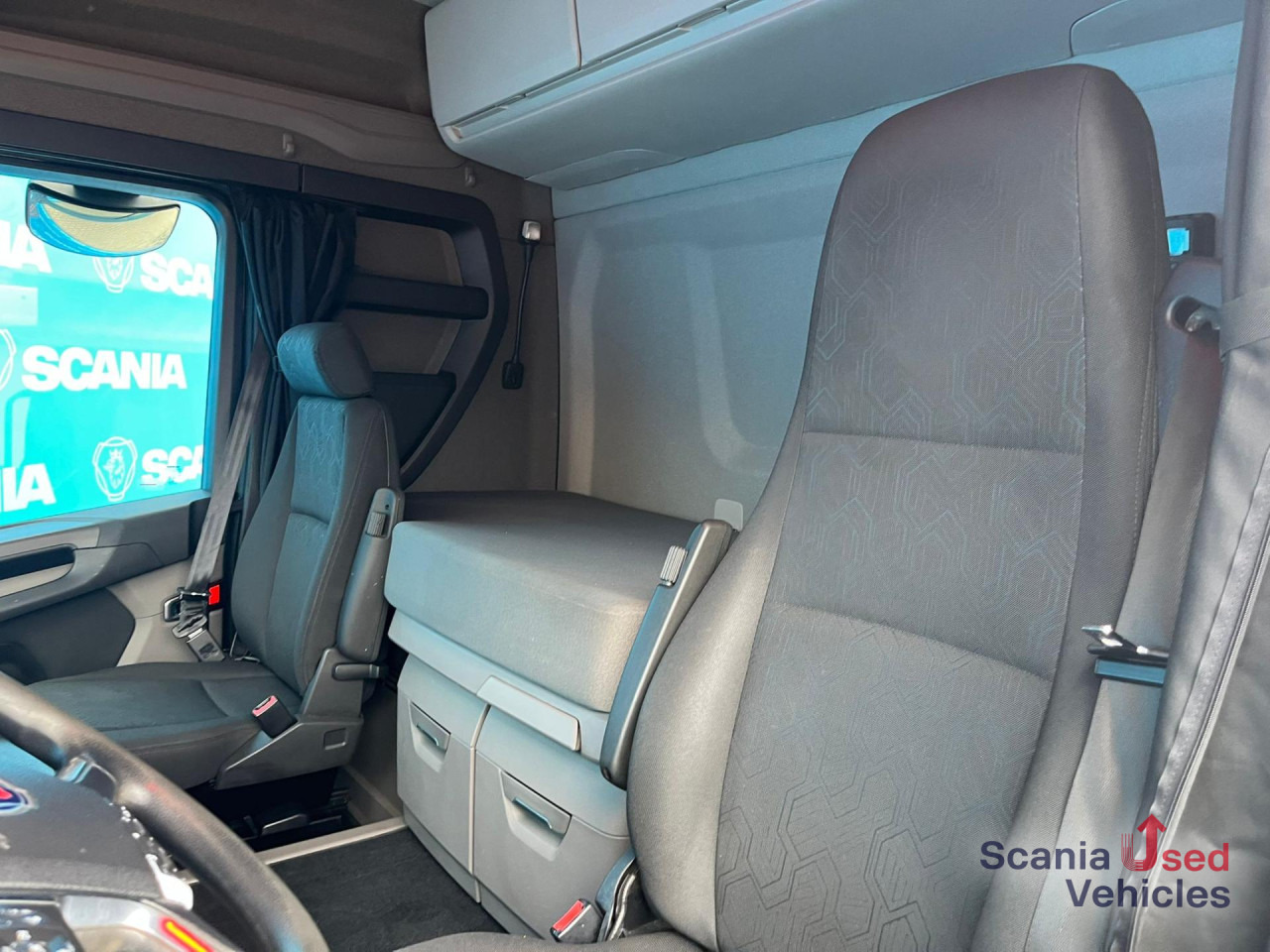 SCANIA R 410 A4x2NA RETARDER ADR FL LED ACC - Tracteur routier: photos 3 SCANIA R 410 A4x2NA RETARDER ADR FL LED ACC - Tracteur routier: photos 3