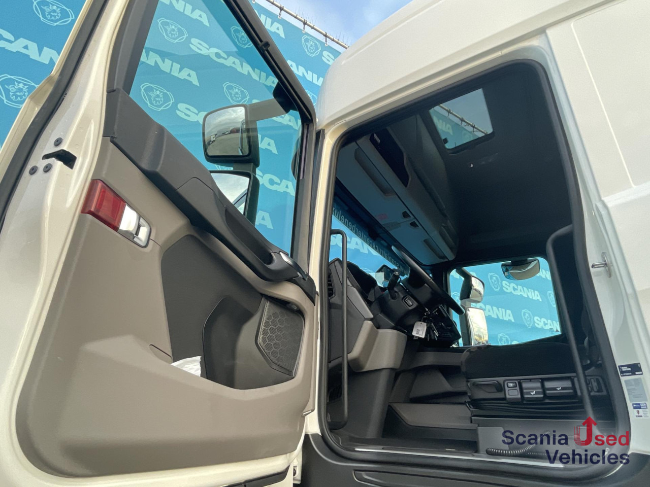 SCANIA R 450 A4x2NB DIFF-L RETARDER FULL AIR 8T ACC - Tracteur routier: photos 3 SCANIA R 450 A4x2NB DIFF-L RETARDER FULL AIR 8T ACC - Tracteur routier: photos 3