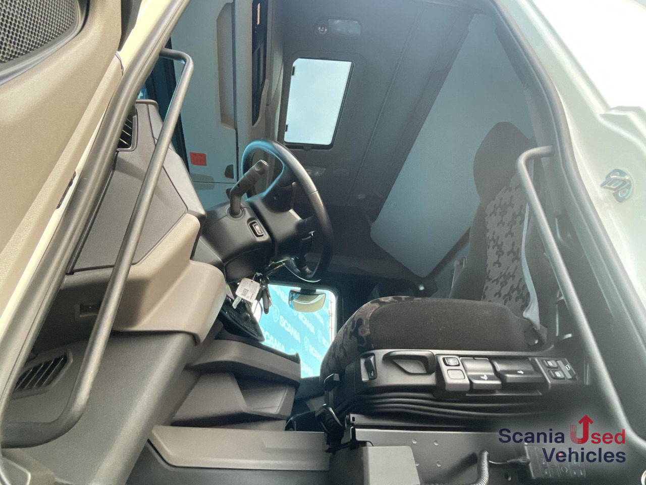 SCANIA R 450 A4x2NB DIFF-L RETARDER FULL AIR 8T ACC - Tracteur routier: photos 4 SCANIA R 450 A4x2NB DIFF-L RETARDER FULL AIR 8T ACC - Tracteur routier: photos 4
