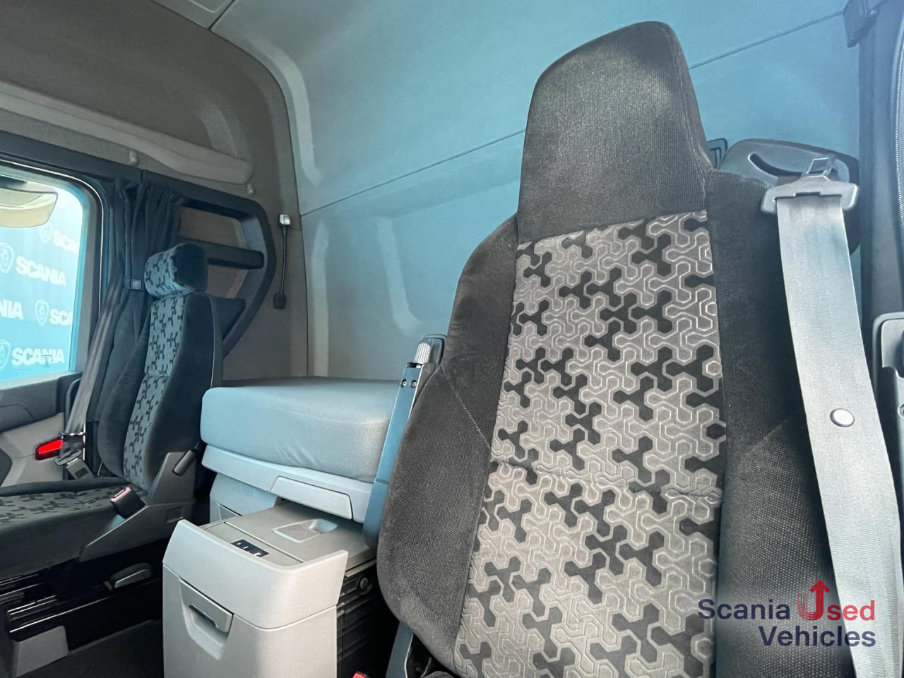 SCANIA S 450 A4x2NA RETARDER DIFF LOCK PARK AIRCO - Tracteur routier: photos 5 SCANIA S 450 A4x2NA RETARDER DIFF LOCK PARK AIRCO - Tracteur routier: photos 5