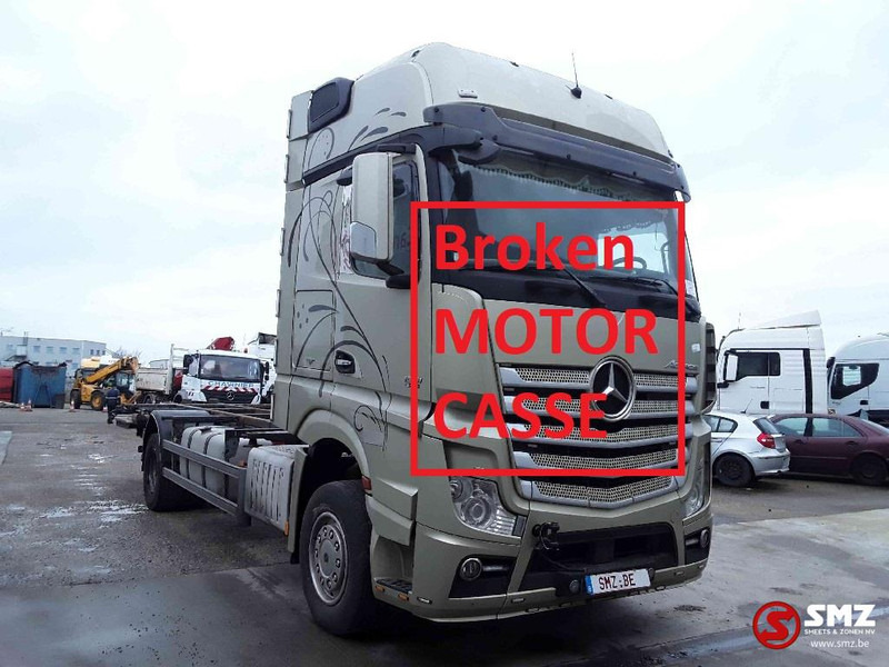Mercedes-Benz Actros 1851 motor KO broken casse - Camion porte-conteneur/ Caisse mobile: photos 1 Mercedes-Benz Actros 1851 motor KO broken casse - Camion porte-conteneur/ Caisse mobile: photos 1