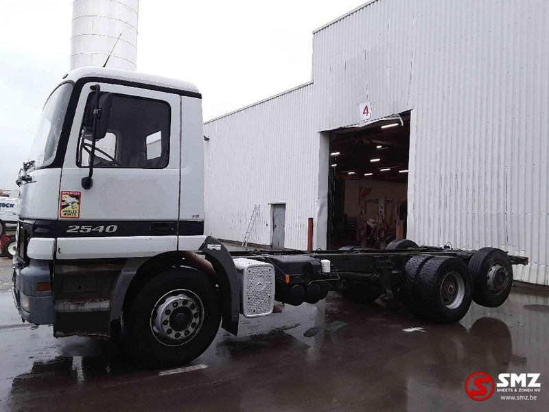Mercedes-Benz Actros 2540 6x2 francais - Châssis cabine: photos 5 Mercedes-Benz Actros 2540 6x2 francais - Châssis cabine: photos 5