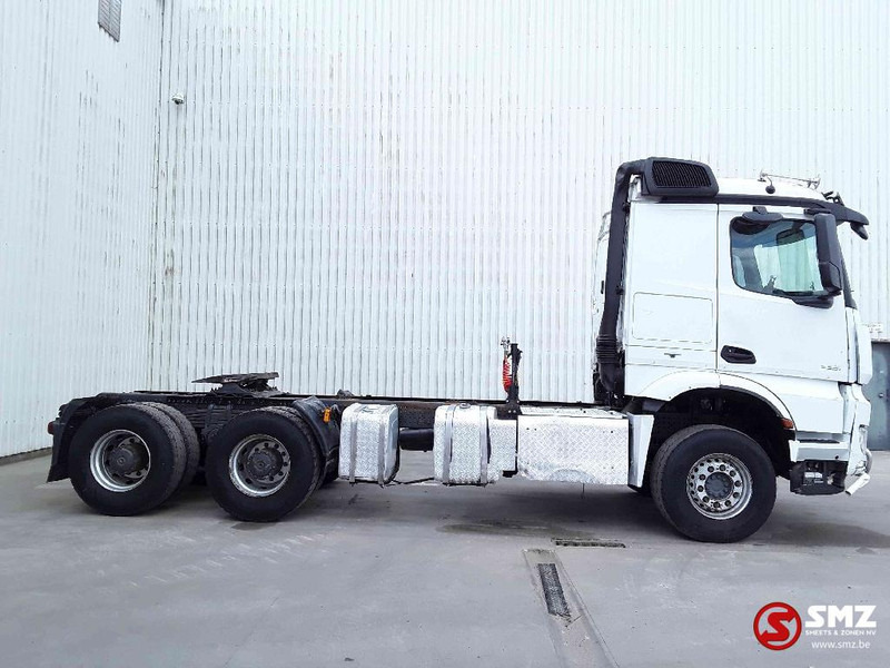 Mercedes-Benz Arocs 3351 lames steel - Tracteur routier: photos 4 Mercedes-Benz Arocs 3351 lames steel - Tracteur routier: photos 4