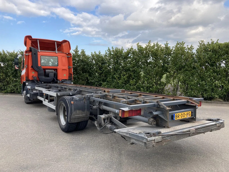 DAF CF65.180 Euro3 Manual / Laadklep - Châssis cabine: photos 3 DAF CF65.180 Euro3 Manual / Laadklep - Châssis cabine: photos 3