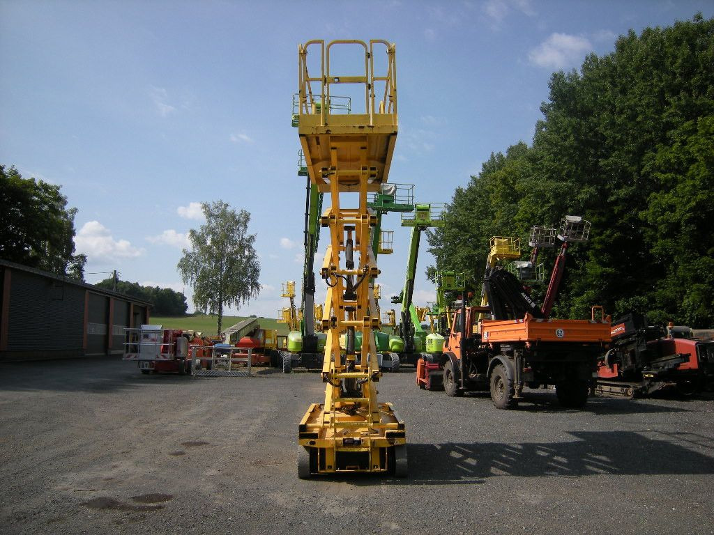 Genie GS 4047 Scherenarbeitsbühne Genie 14 m - Camion avec nacelle: photos 3 Genie GS 4047 Scherenarbeitsbühne Genie 14 m - Camion avec nacelle: photos 3