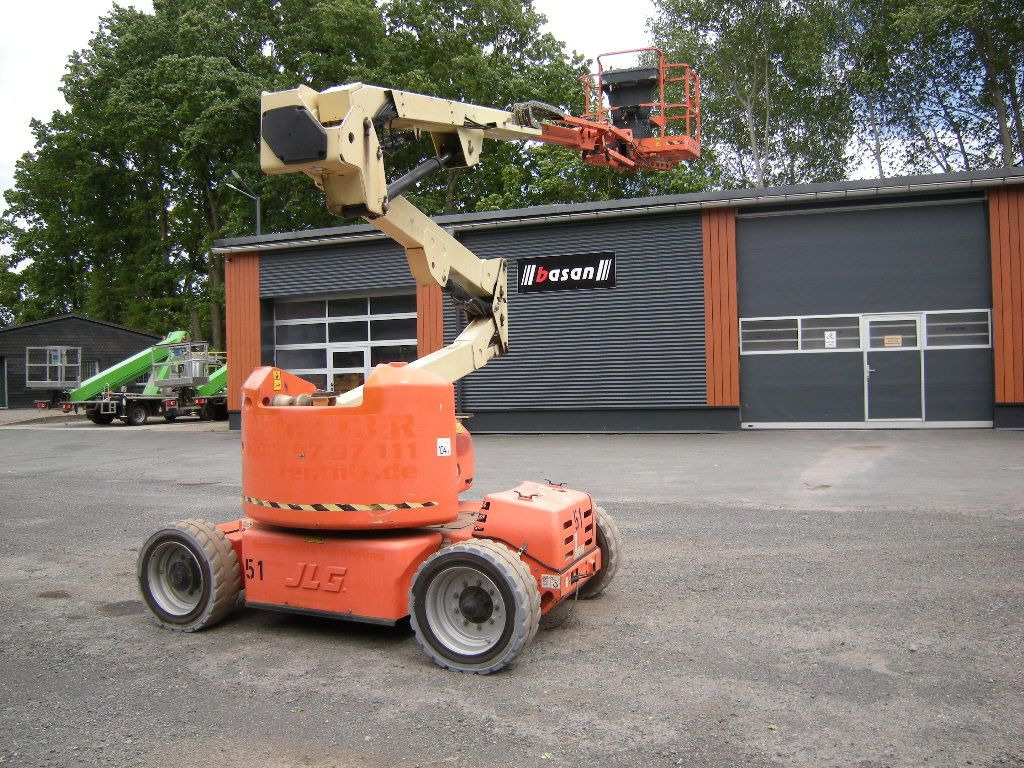 JLG M450 AJ Gelenkteleskoparbeitsbühne 16 m - Camion avec nacelle: photos 1 JLG M450 AJ Gelenkteleskoparbeitsbühne 16 m - Camion avec nacelle: photos 1