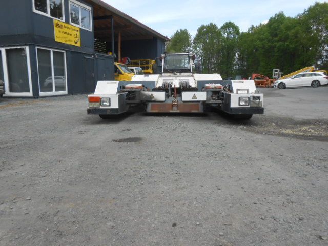 MAN AM110 Flugzeugschlepper MAN AM110 Flugzeugschlepper - Tracteur d'avions: photos 3 MAN AM110 Flugzeugschlepper MAN AM110 Flugzeugschlepper - Tracteur d'avions: photos 3