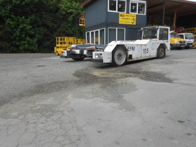 MAN AM110 Flugzeugschlepper MAN AM110 Flugzeugschlepper - Tracteur d'avions: photos 2 MAN AM110 Flugzeugschlepper MAN AM110 Flugzeugschlepper - Tracteur d'avions: photos 2