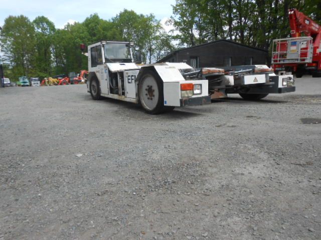 MAN AM110 Flugzeugschlepper MAN AM110 Flugzeugschlepper - Tracteur d'avions: photos 4 MAN AM110 Flugzeugschlepper MAN AM110 Flugzeugschlepper - Tracteur d'avions: photos 4