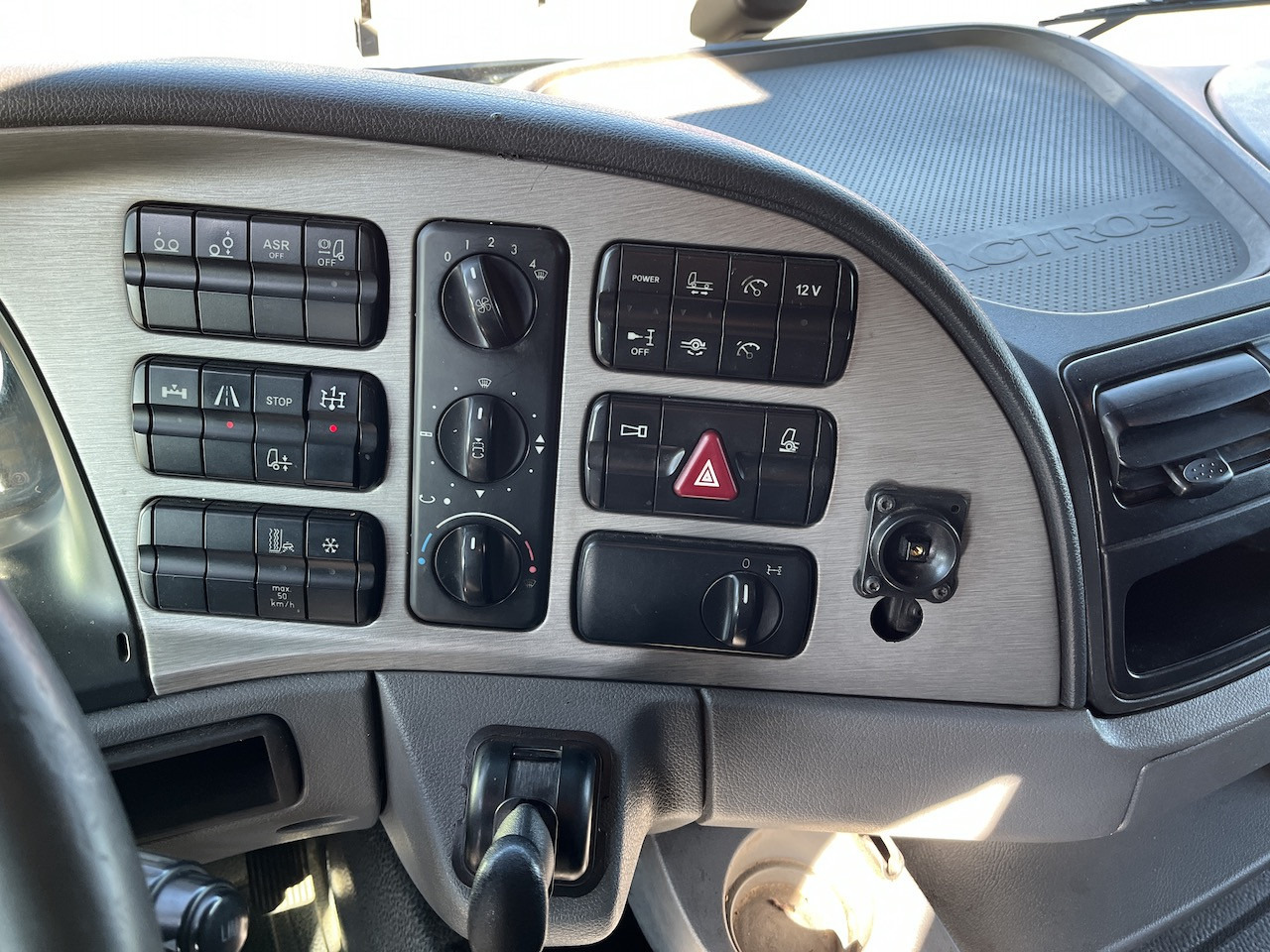 Mercedes-Benz 2541 6x2  Atlas 135.2E Pritsche 8,20 m - Camion plateau, Camion grue: photos 5 Mercedes-Benz 2541 6x2  Atlas 135.2E Pritsche 8,20 m - Camion plateau, Camion grue: photos 5