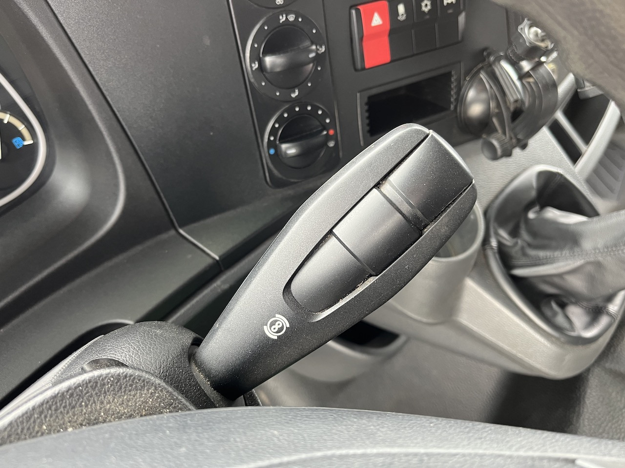 Mercedes-Benz Atego 823 4x2 AHK Hebezug Seilzug Brennholz - Utilitaire plateau: photos 2 Mercedes-Benz Atego 823 4x2 AHK Hebezug Seilzug Brennholz - Utilitaire plateau: photos 2