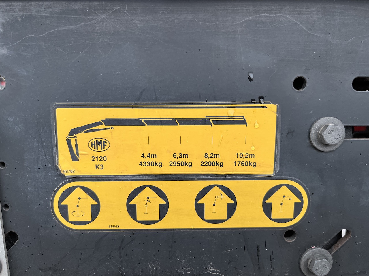 Meusburger MPS-3 Auflieger mit Kran HMF 1510 K-4 Lenkachse - Semi-remorque plateau: photos 3 Meusburger MPS-3 Auflieger mit Kran HMF 1510 K-4 Lenkachse - Semi-remorque plateau: photos 3