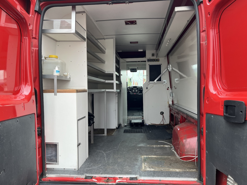 Peugeot Boxer Verkaufsfahrzeug Foodtruck - Camion magasin: photos 2 Peugeot Boxer Verkaufsfahrzeug Foodtruck - Camion magasin: photos 2