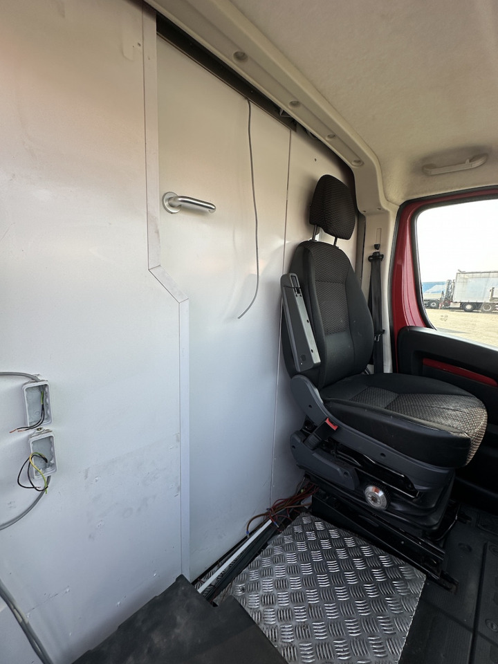 Peugeot Boxer Verkaufsfahrzeug Foodtruck - Camion magasin: photos 2 Peugeot Boxer Verkaufsfahrzeug Foodtruck - Camion magasin: photos 2